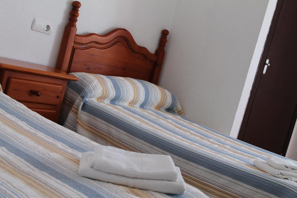 Basic Triple Room,374897887:JPEG