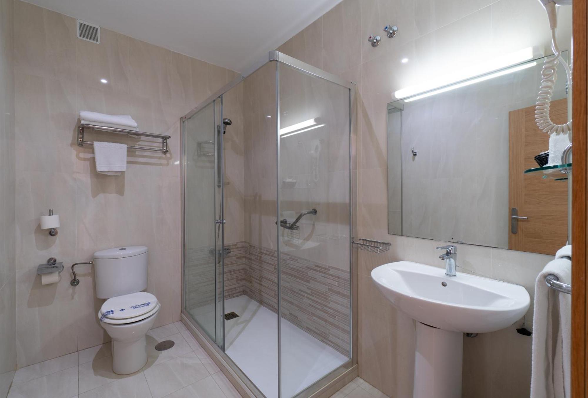 Double or Twin Room Sea View
