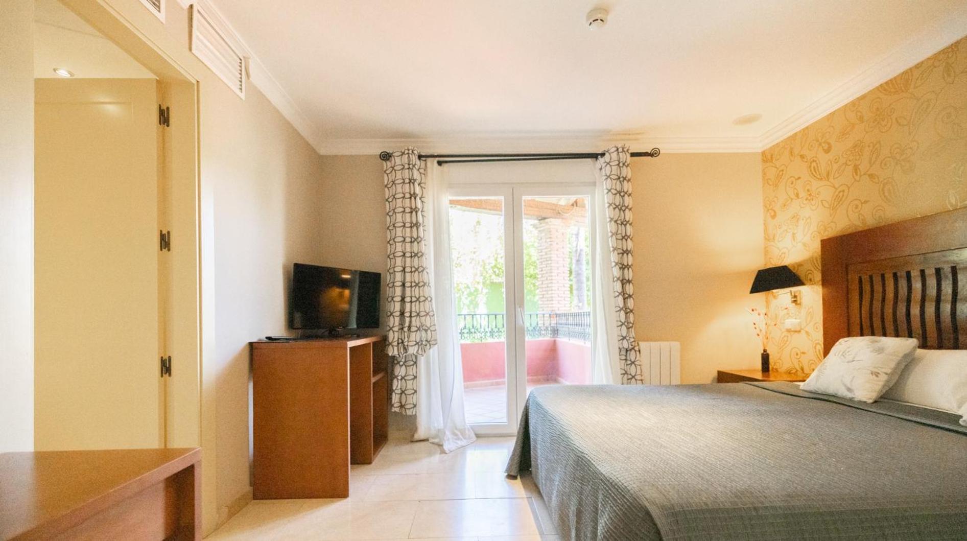 Superior Double Room,1529378560:JPEG