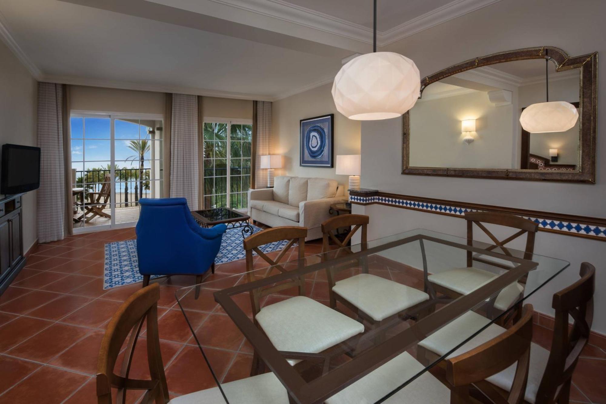 Three-Bedroom Apartment with Balcony,1618823489:JPEG
