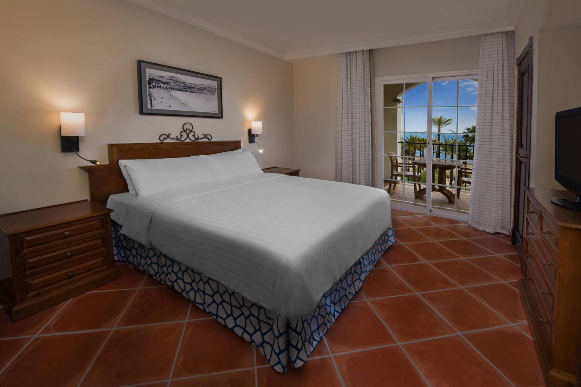Small Twin Room with View,1618823494:JPEG