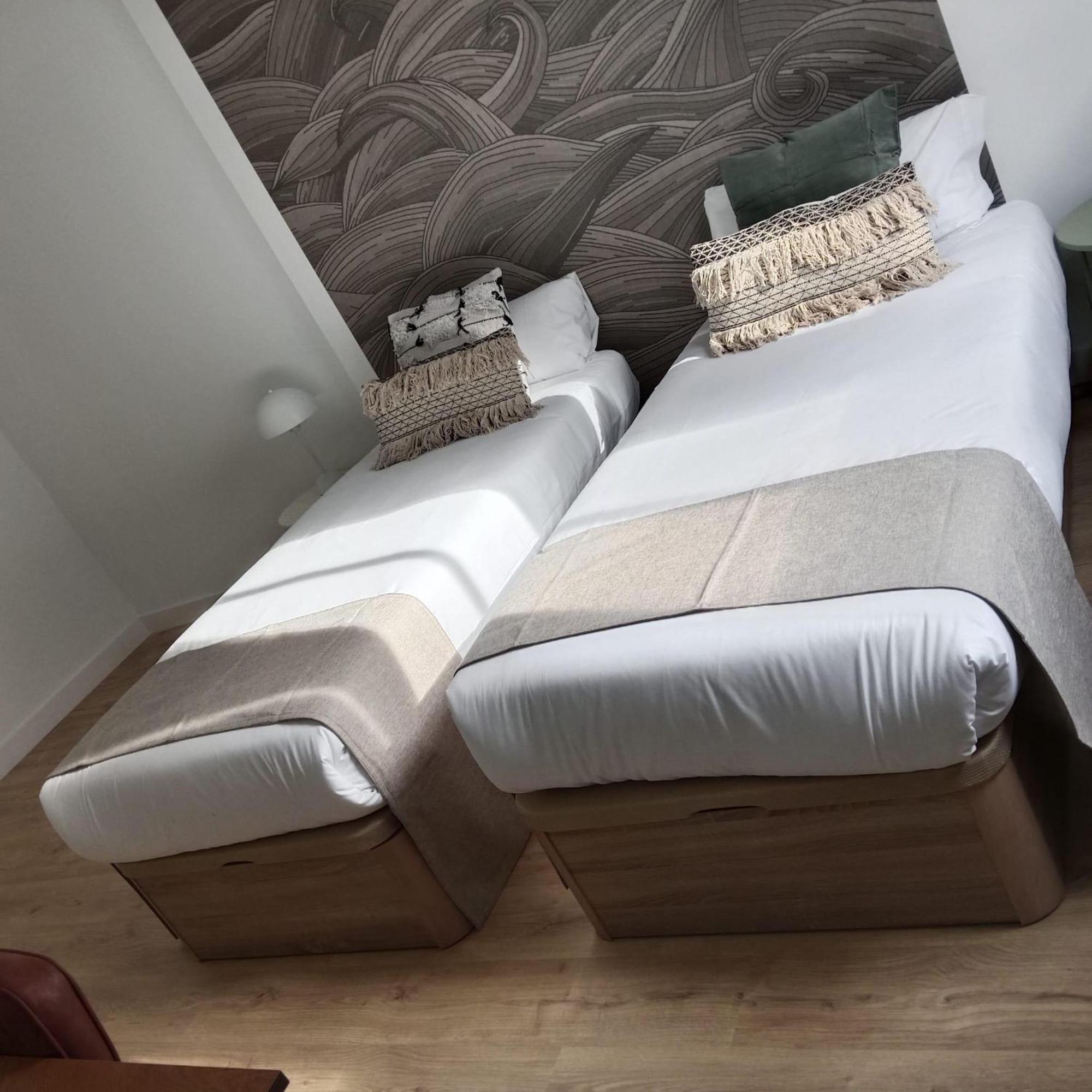 Twin Room,1622702939:JPEG