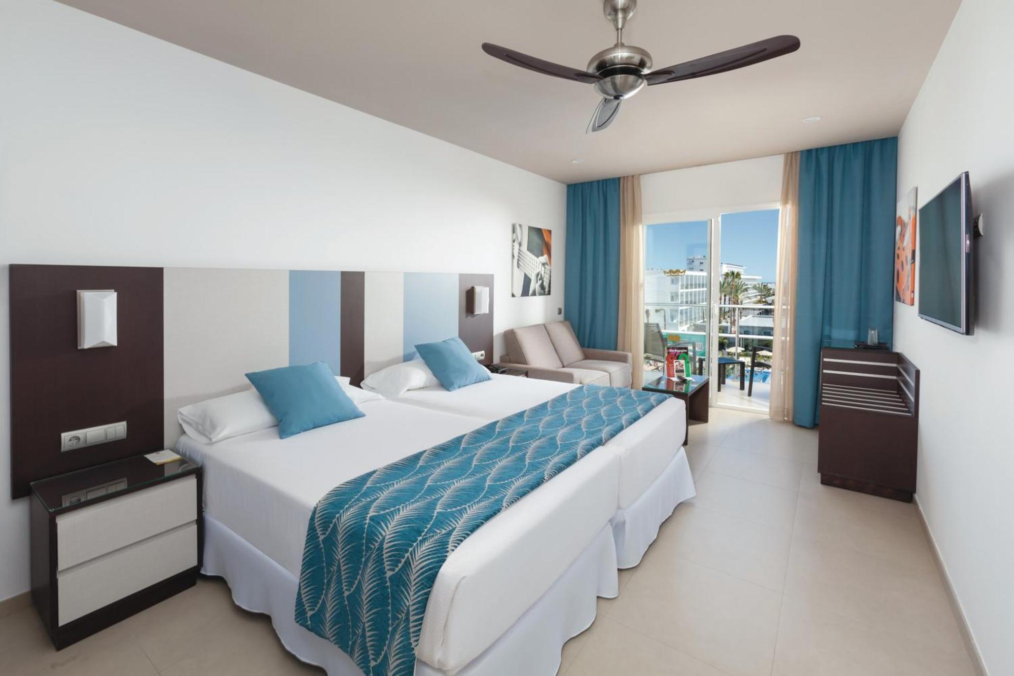 Deluxe Double Room with Side Sea View,1740678592:JPEG