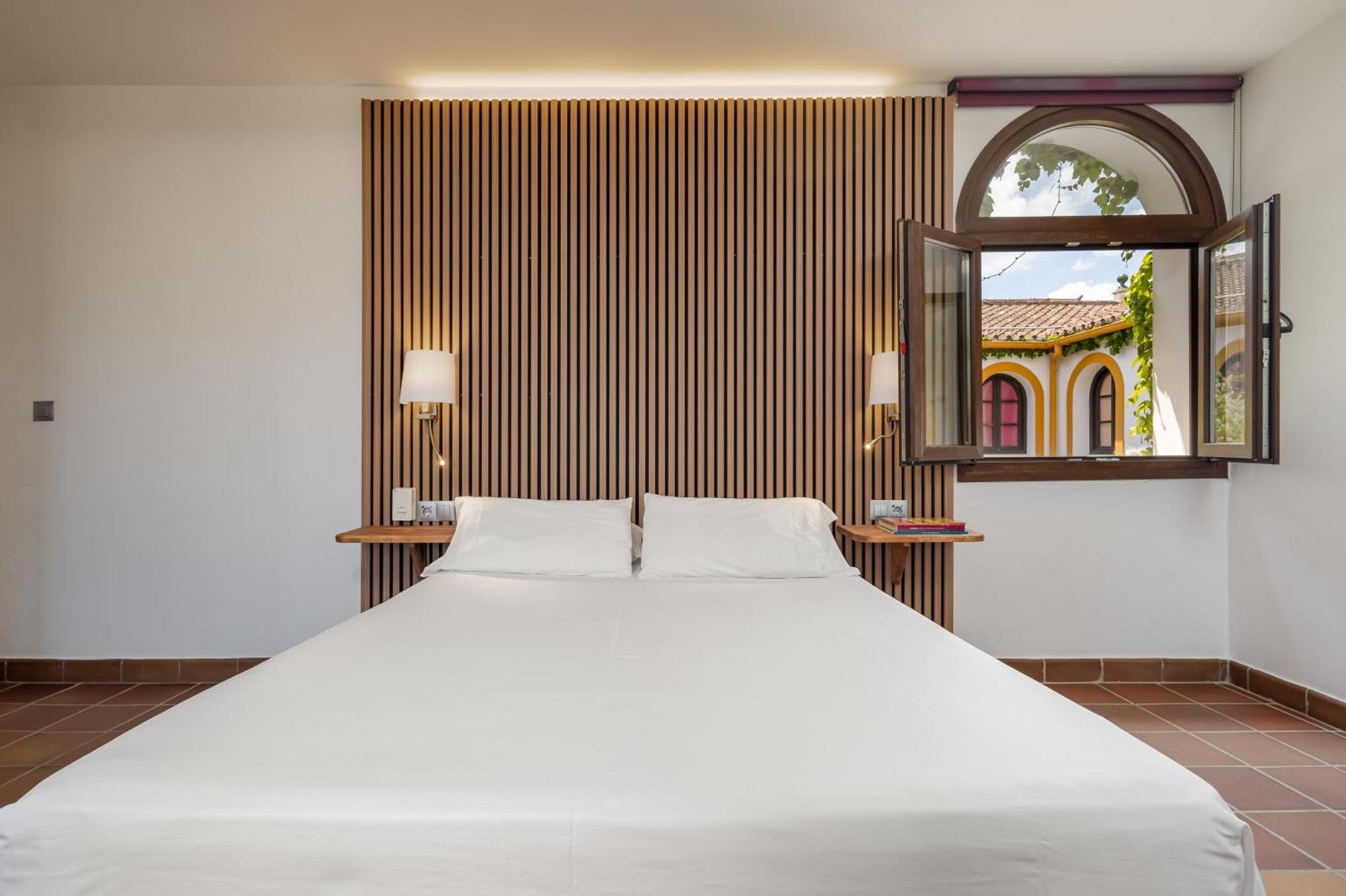 Double or Twin Room,1758273621:JPEG