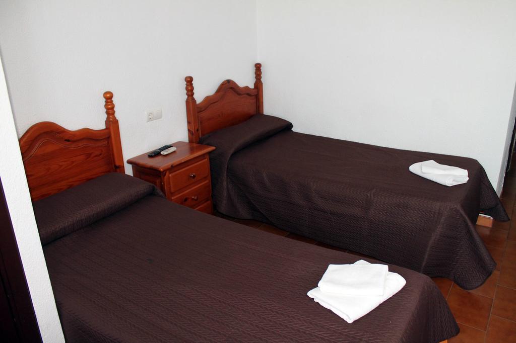 Twin Room,374897887:JPEG