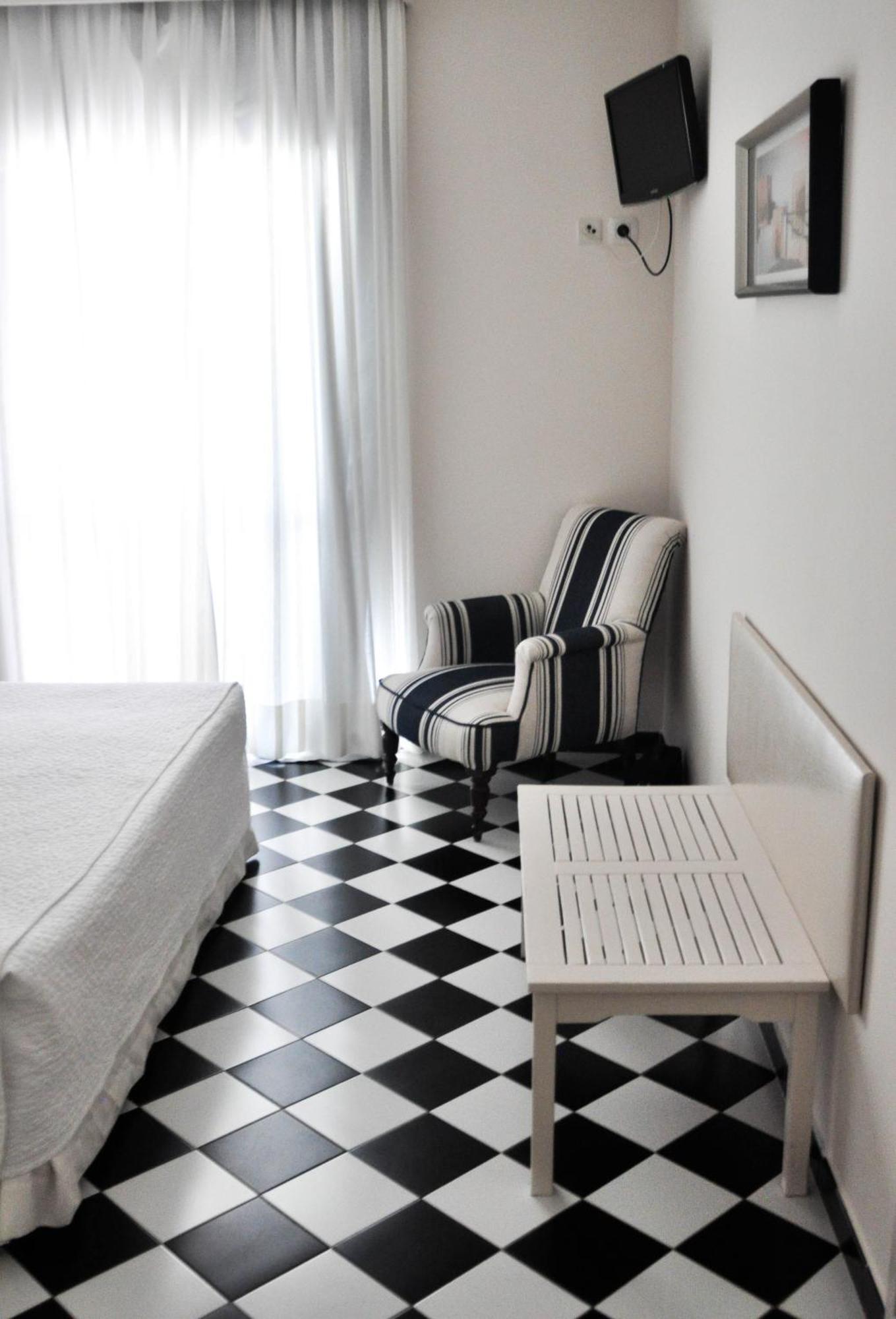 Double Room,684922170:JPEG