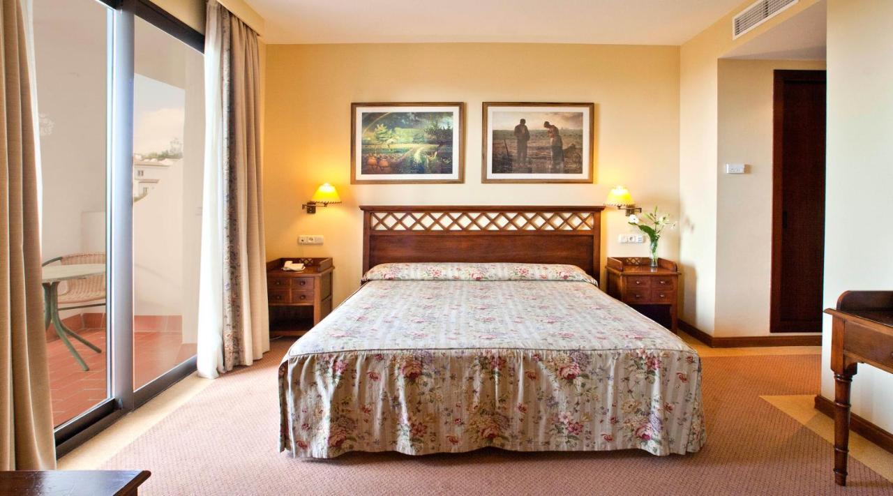 Suite,1306960276:JPEG