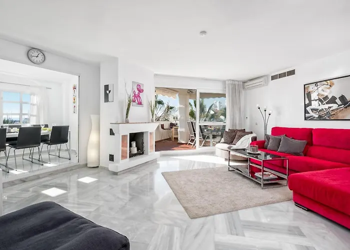 Puerto Marina, Frontline apartment in Benalmadena, Malaga