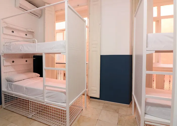Feel Hostels City Center