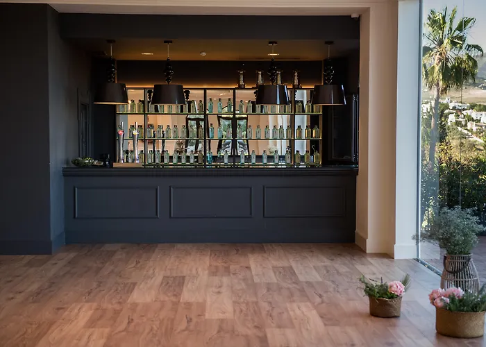 B Bou Hotel La Vinuela & Spa