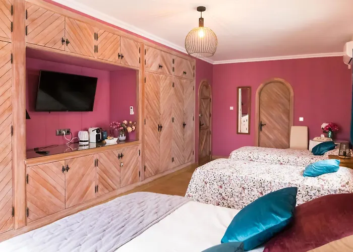 Casa Roble B&B
