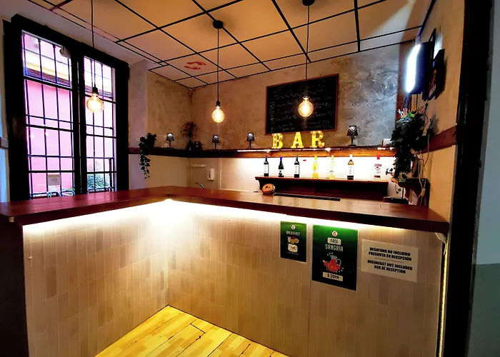 Feel Hostels City Center