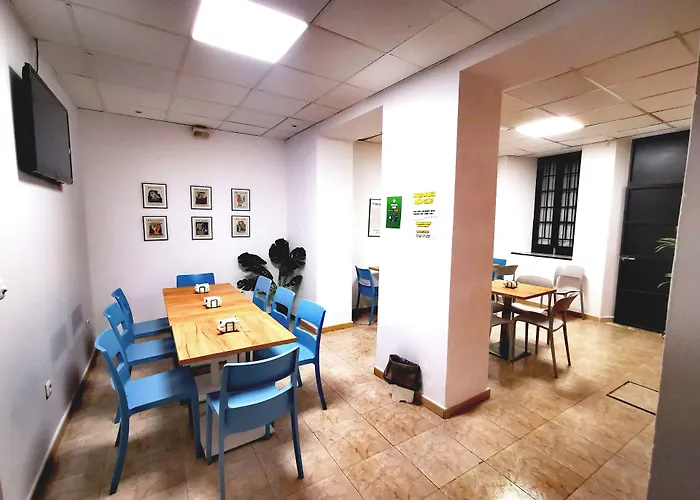 Feel Hostels City Center