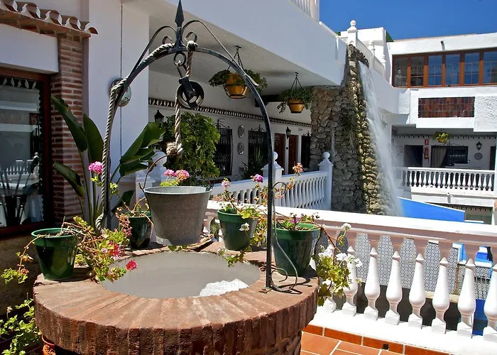 Fuengirola hotels near Paseo Maritimo Promenade